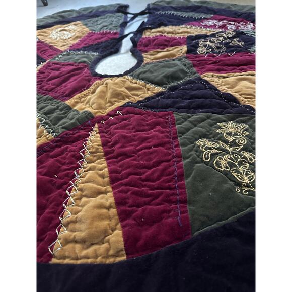 Vintage Christmas Tree Skirt Velvet farm cottage country style handmade 22” drop - Picture 13 of 16